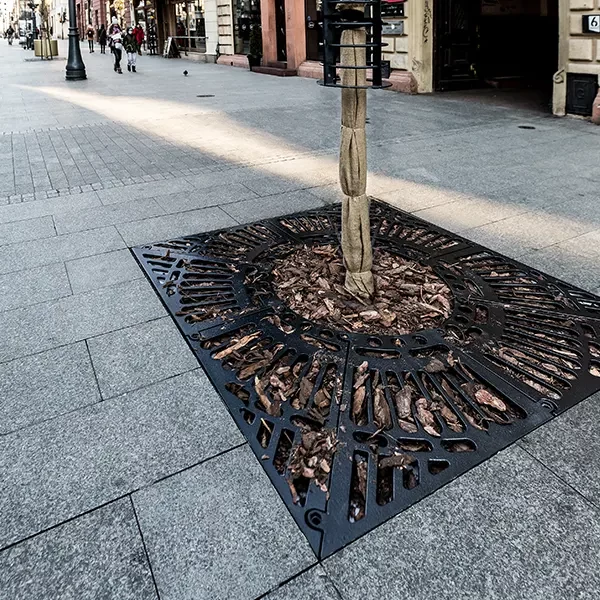 Krata żeliwna pod drzewo