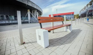 Ławka parkowa betonowa Roma z oparciem