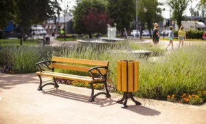 Ławka parkowa Łódzka z podłokietnikiem