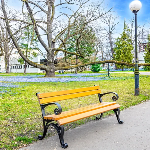 Ławka parkowa Wiedeńska z podłokietnikiem