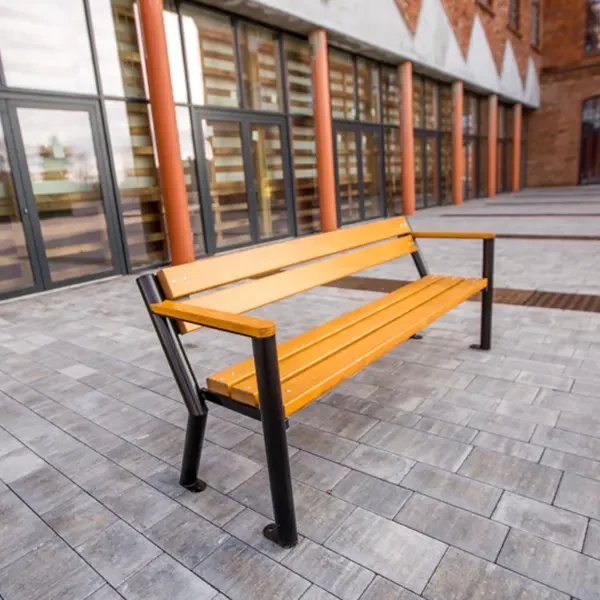 Ławka parkowa Gladiator z podłokietnikiem drewnianym