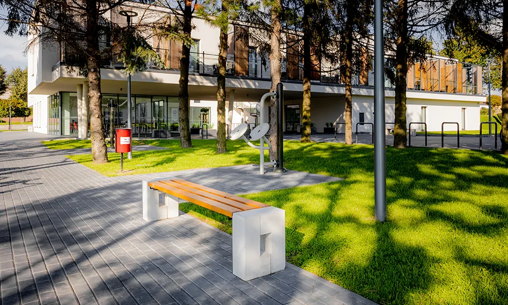 Ławka parkowa Roma bez oparcia