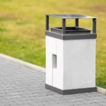 Kosz na śmieci Roma z daszkiem