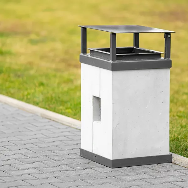 Kosz na śmieci Roma z daszkiem