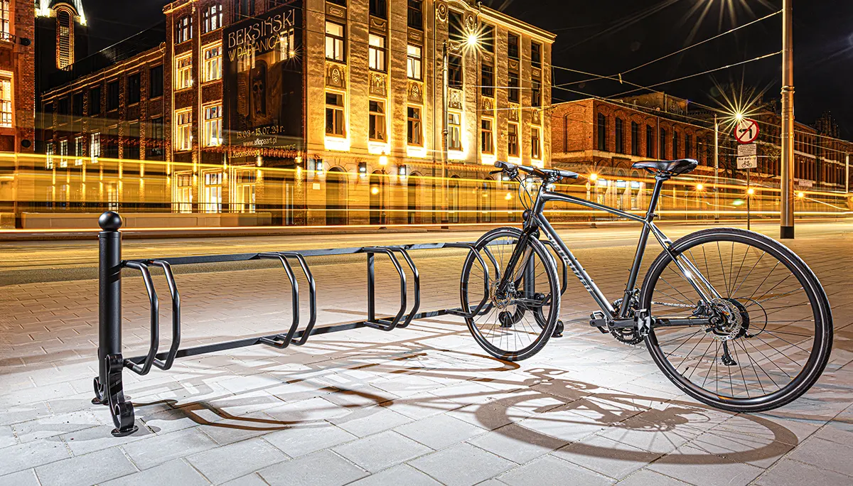 Jak wybrać idealny stojak rowerowy do miejskiej przestrzeni?