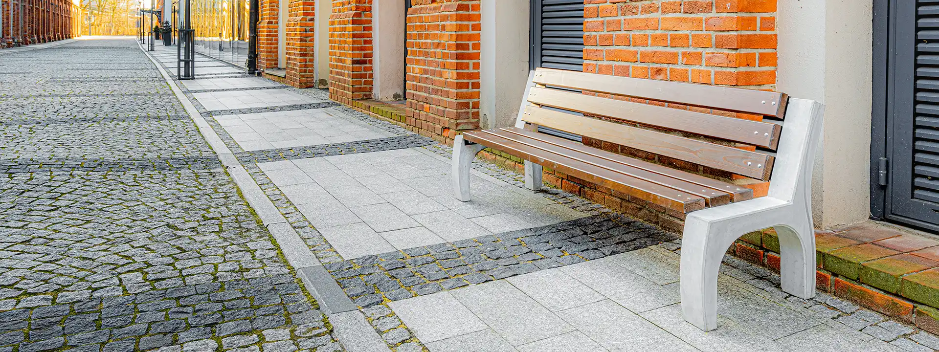 Ławka betonowa w mieście