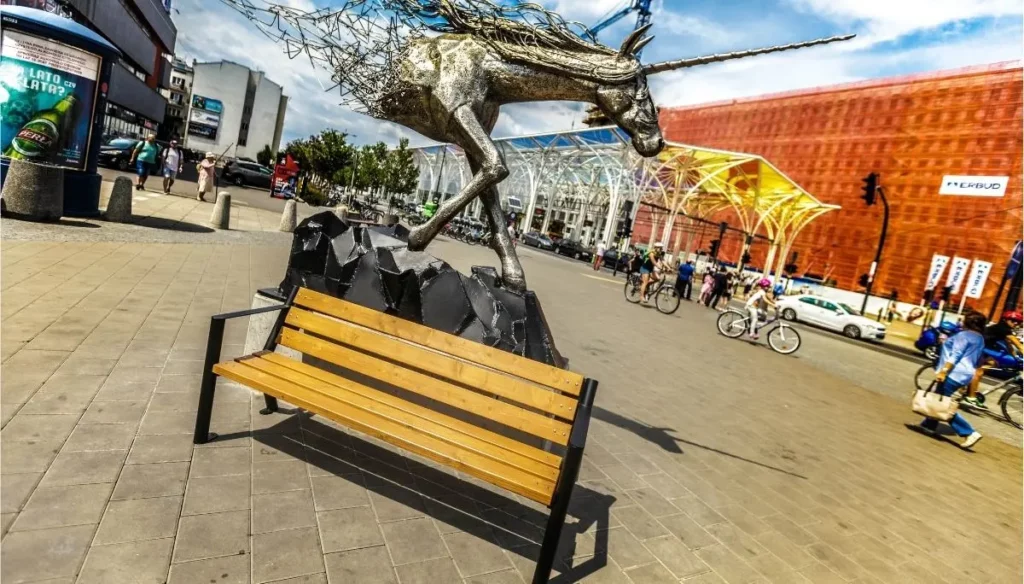 Nowoczesna ławka stalowa