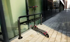 Stojak na hulajnogi Frida – 8 stanowisk 3