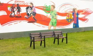 Ławka Agora z miejscem na wózek inwalidzki